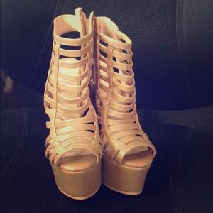 Brown no name wedge. Brand new never worn.